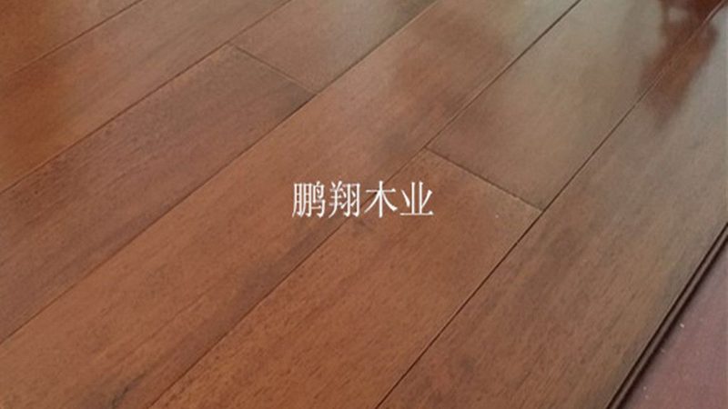 地板安装师傅上门费用揭秘：了解行业定价规则**
